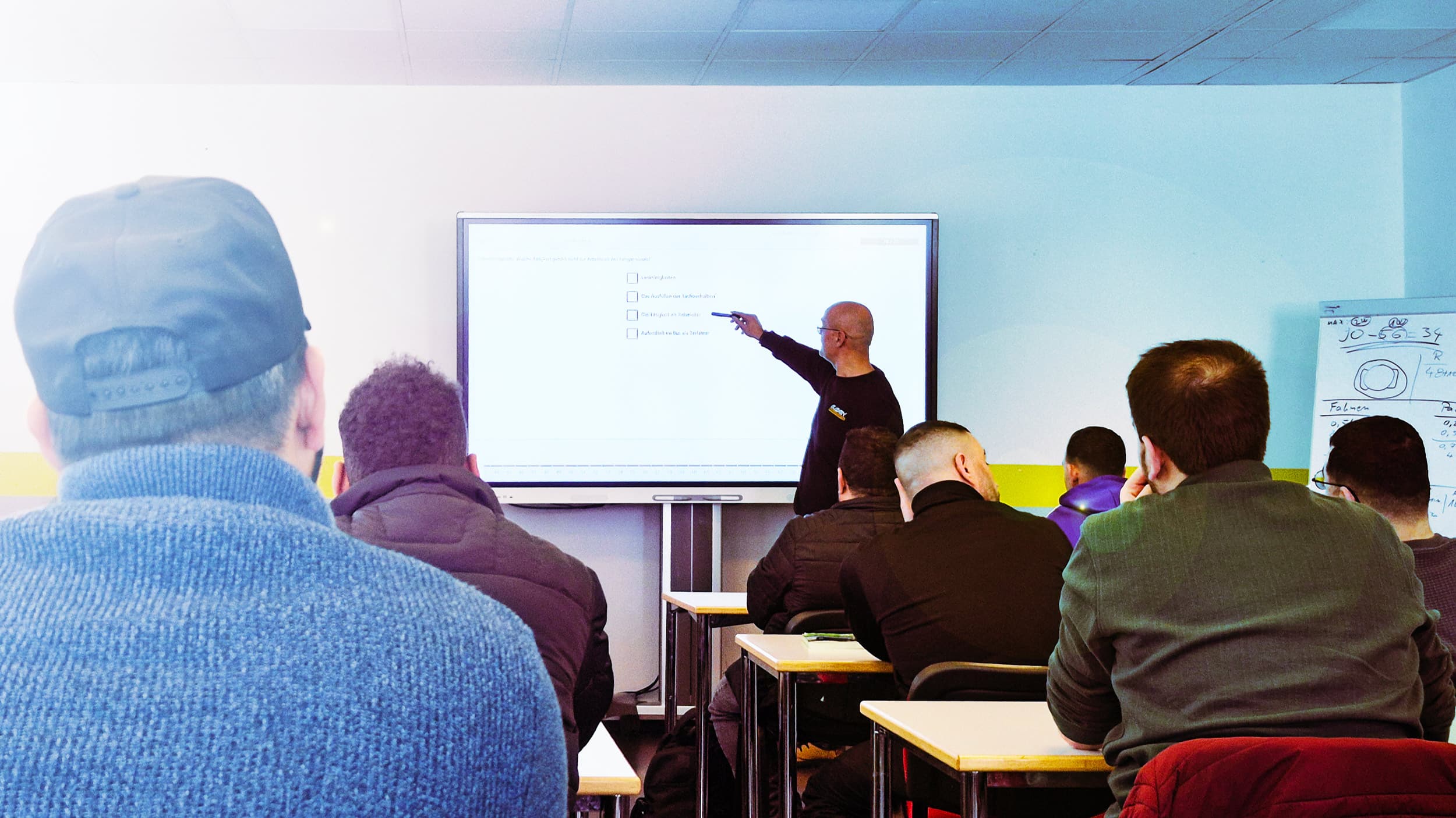 Willkommen in der Erwachsenenbildung der ACADEMY Fahrschule Lendjel